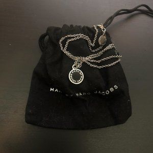MARC JACOBS ENAMEL DISK LOGO NECKLACE - BLACK 16"